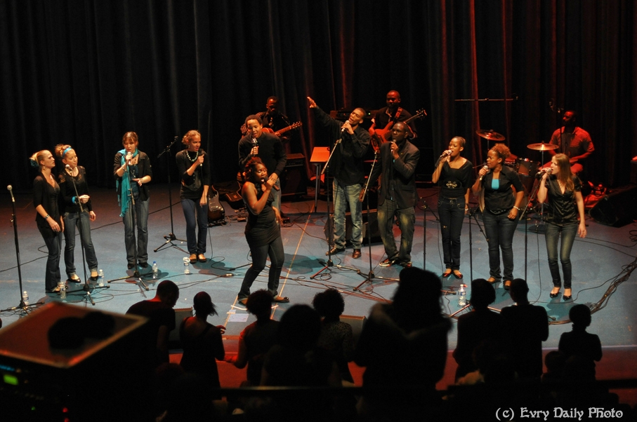 Evry Daily Photo - Telethon Evry 2010 - Concert Evry University Gospel - large - 5244007266.jpg